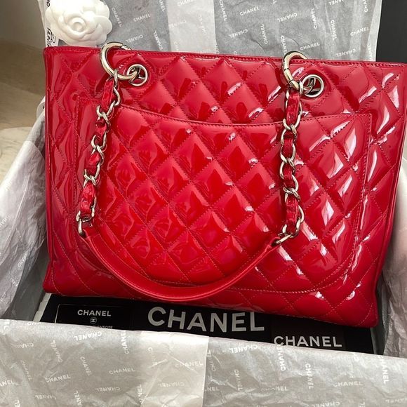 100% authentic CHANEL gst red patent silver hardware - Picture 9 of 10